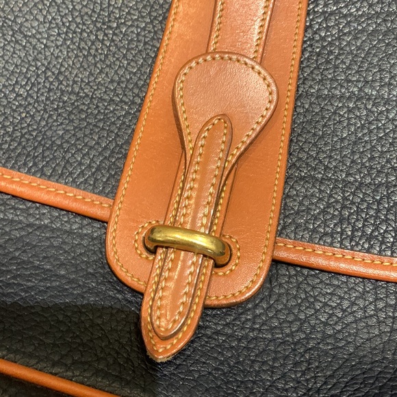 Vintage Dooney And Bourke All Weather Saddle Crossbody Navy Pebbled Leather Bag - Picture 2 of 12